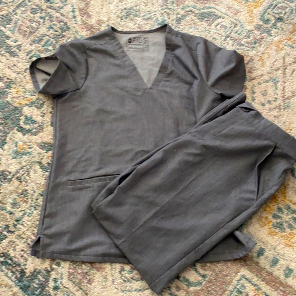 Charcoal Figs Scrub Set